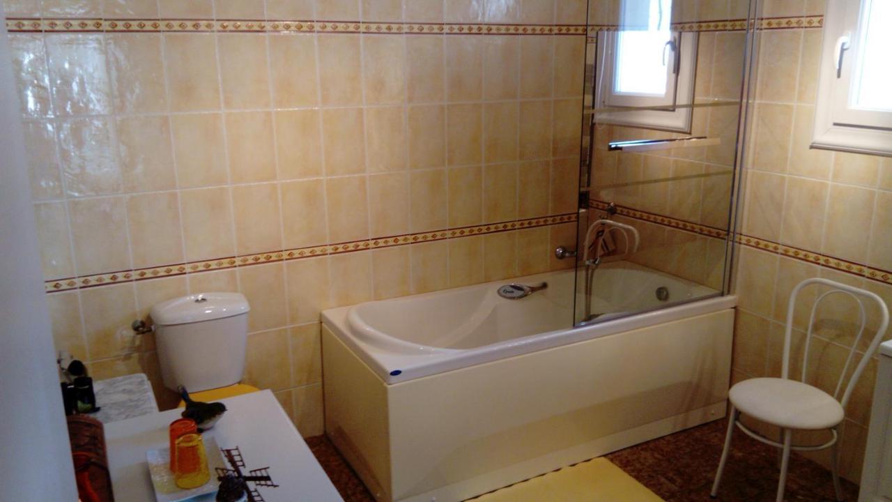 לינה וארוחת בוקר Bourg-Saint-Andéol L'Oustau Bonur מראה חיצוני תמונה