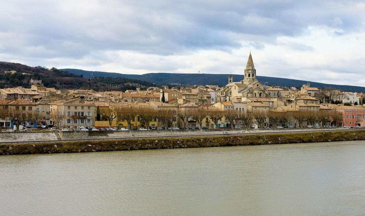 לינה וארוחת בוקר Bourg-Saint-Andéol L'Oustau Bonur מראה חיצוני תמונה
